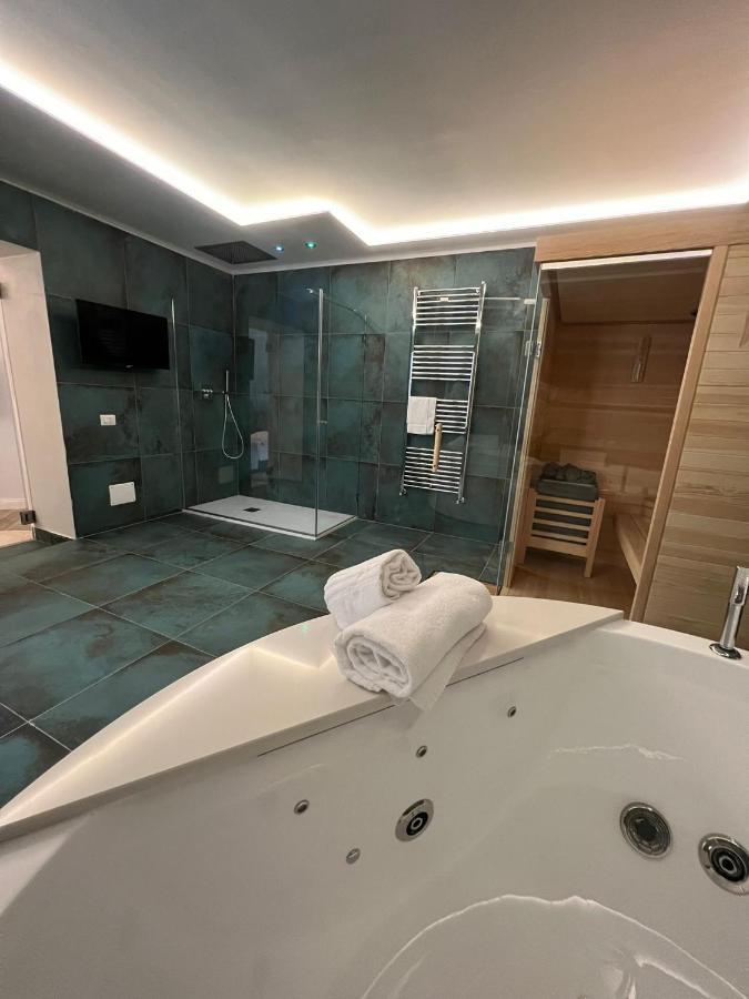 Real Giardinetto A Toledo Hotel Napoli Ngoại thất bức ảnh